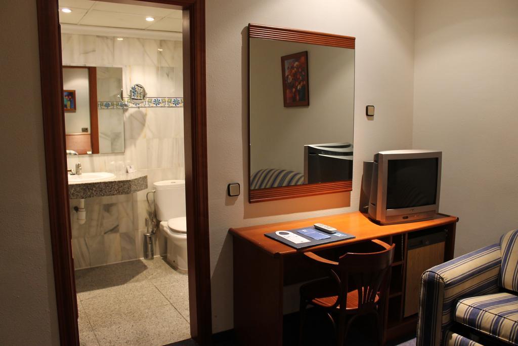 Ramblas Hotel Barcelona Bagian luar foto