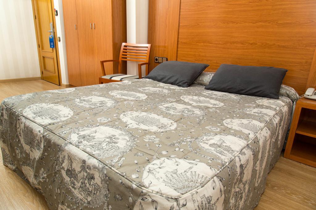 Ramblas Hotel Barcelona Bagian luar foto